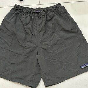Patagonia men’s small shorts draw string, liner, pockets, gray